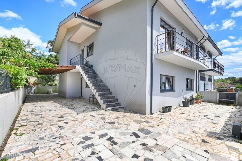 Moradia T5 para venda