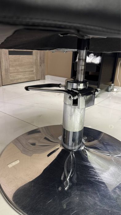 Парикмахерское кресло клиента Frizel Orlando гидравлическое