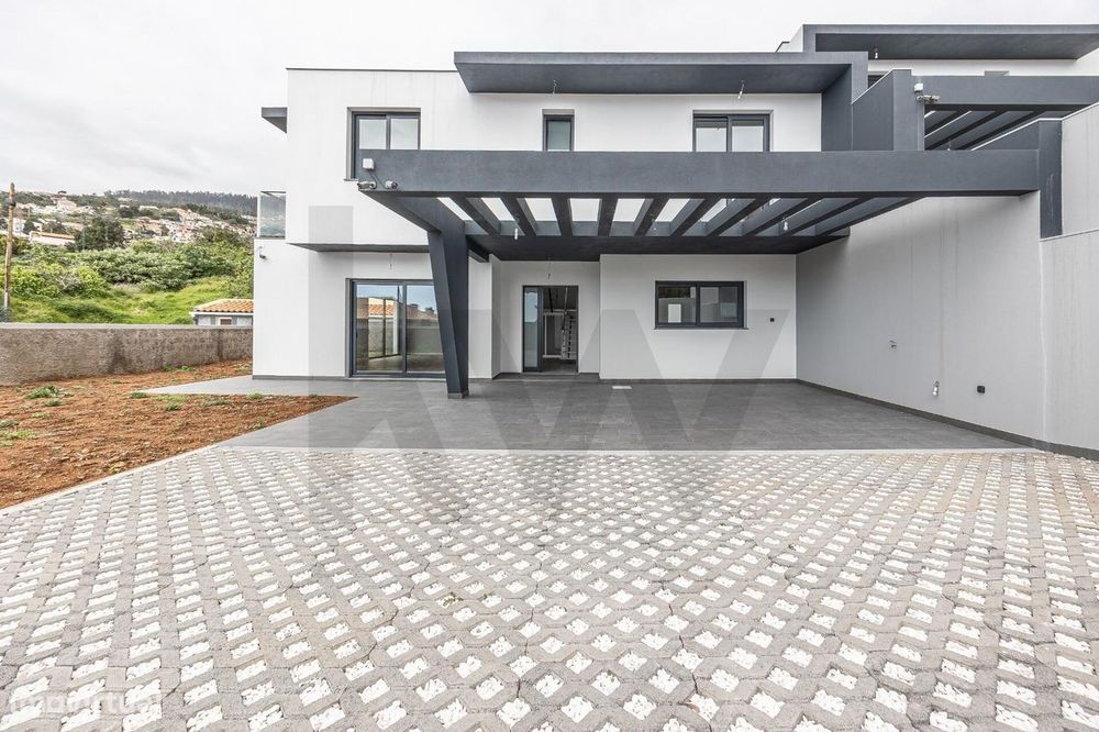Moradia Moderna T3 | Fração A | São Roque, Funchal | Ilha da Madeira