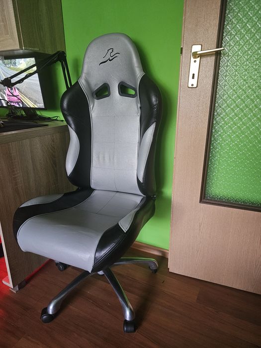 Fotel gemingowy skórzany