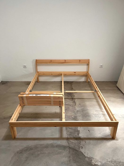 Cama IKEA NEIDEN completa 140x200 c/ colchão - 2 unidades disponíveis.