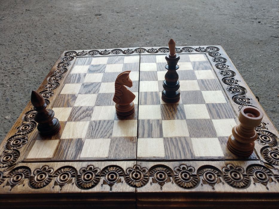 Шахи, шахматы, настільна гра шахи, три в одному, шашки, шахи, нарди