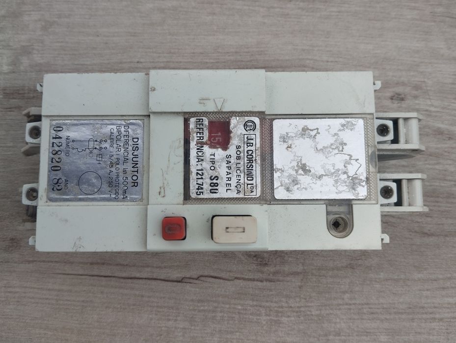 Quadro elétrico e contador, +    disjuntor