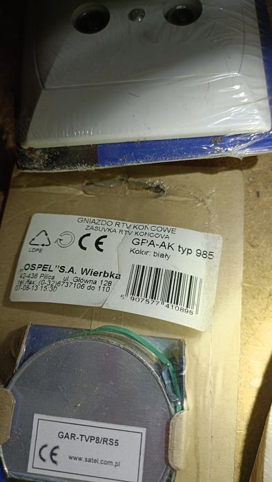 Zestaw gniazdek cena za  60 sztuk ospel akcent