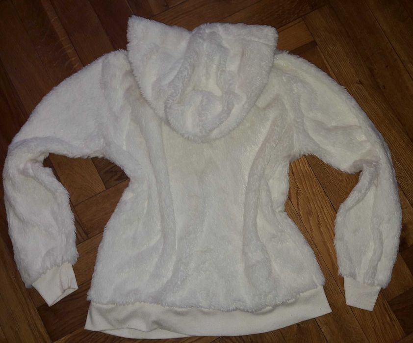 Biała mieciutka bluza sweter z kapturem Janina S