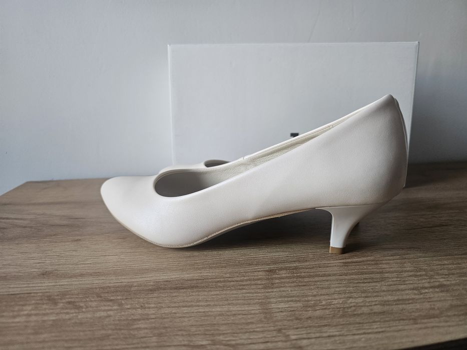 Buty ślubne nowe Brilu ecru 39