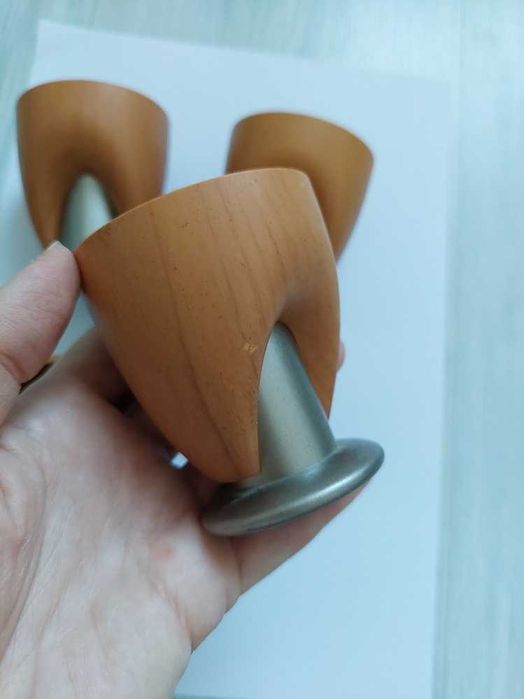 Regulowane stopki meblowe / nóżki do mebli z regulacją. Duże, masywne.