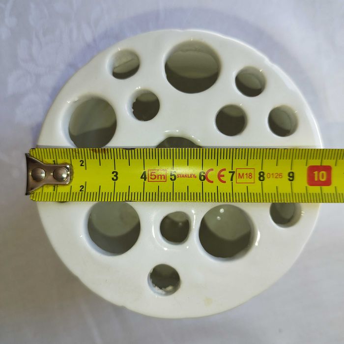 Vintage biała ceramiczna ikebana wazonik