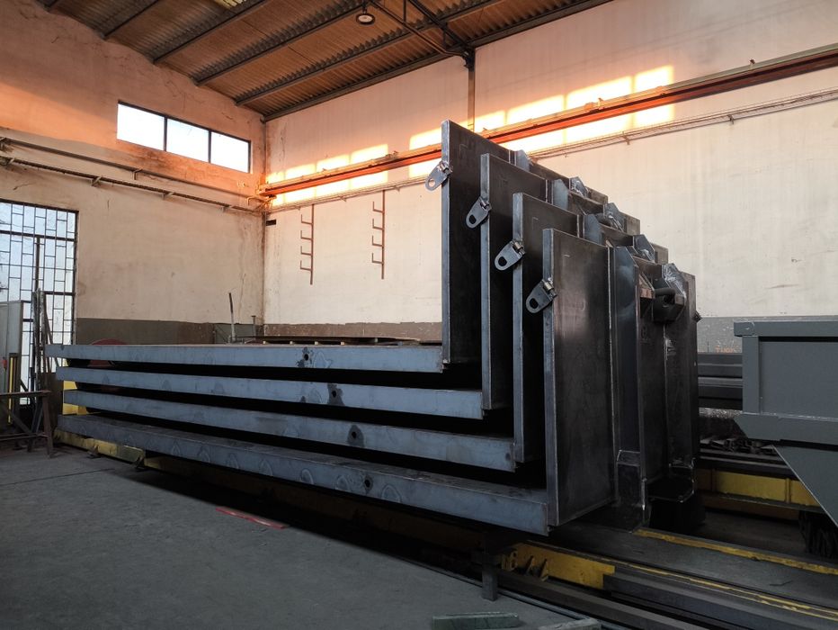 Plataforma porta máquinas | Estrado Ampliroll | Polibenne