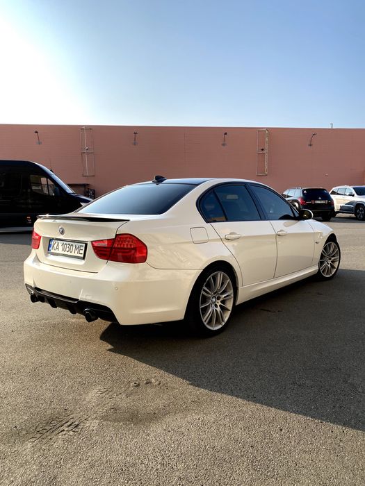 BMW E90 328xi 2010 3.0I