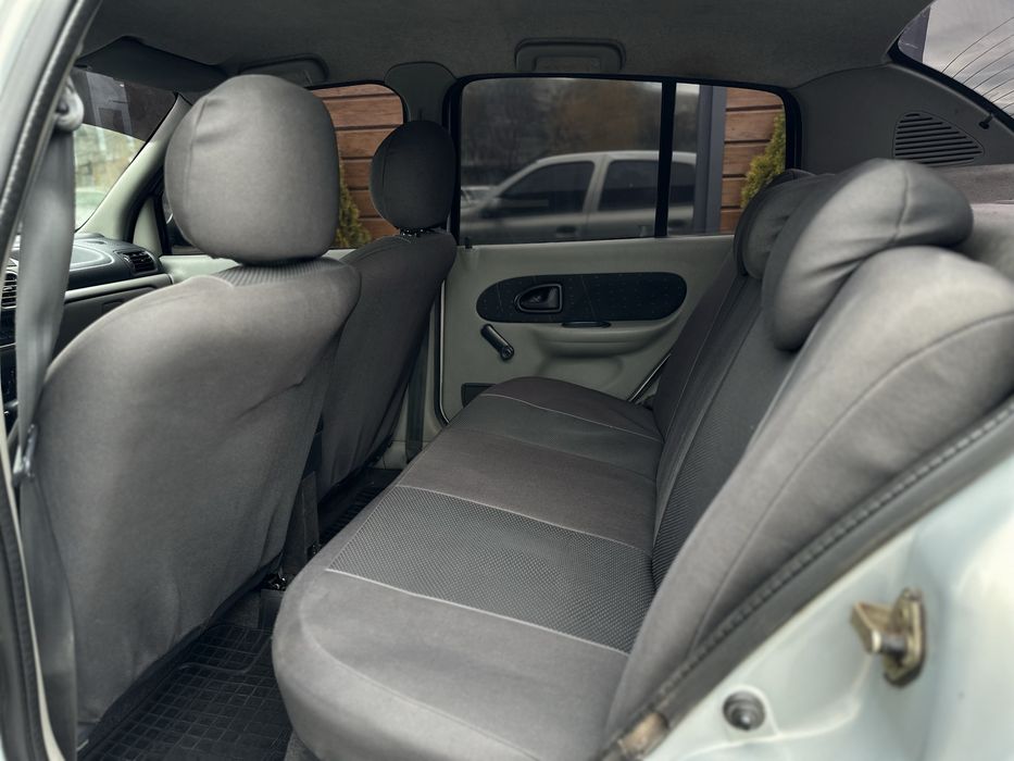 RENAULT SYMBOL 2003 року, 1.4 газ/бензин, автомат, передній привід.