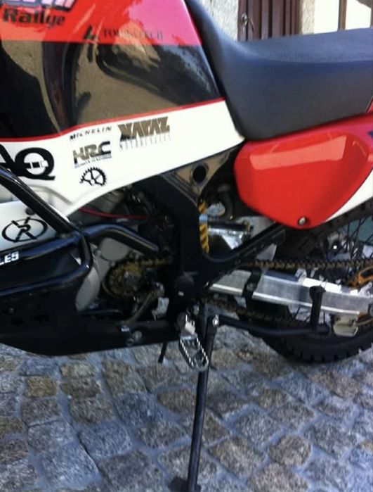 África Twins Rallye 750