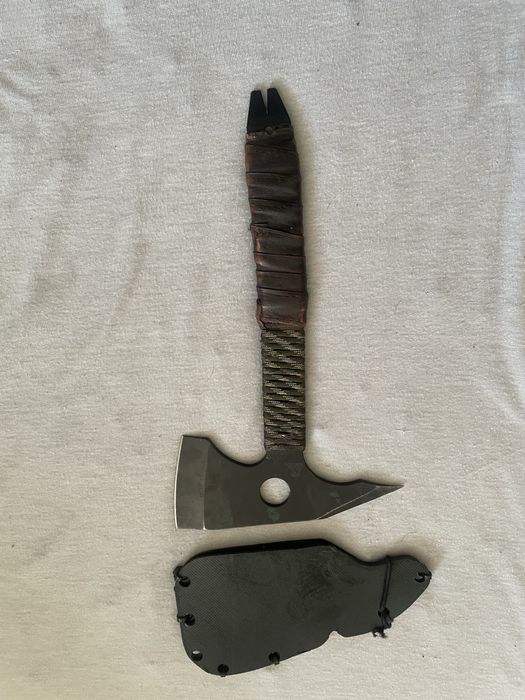 Toporek tomahawk lekki i poreczny