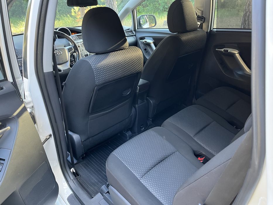 Продаж авто Toyota verso