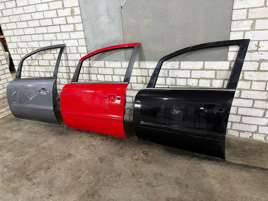Дверь передняя левая Opel Zafira B