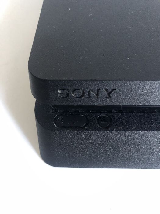 PlayStation PS4 Slim 1TB