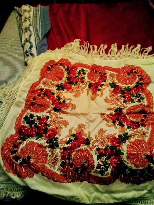Lenços  de rancho muito bonitos com  várias cores