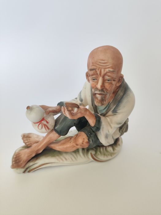 Esculturas em porcelana japonesas