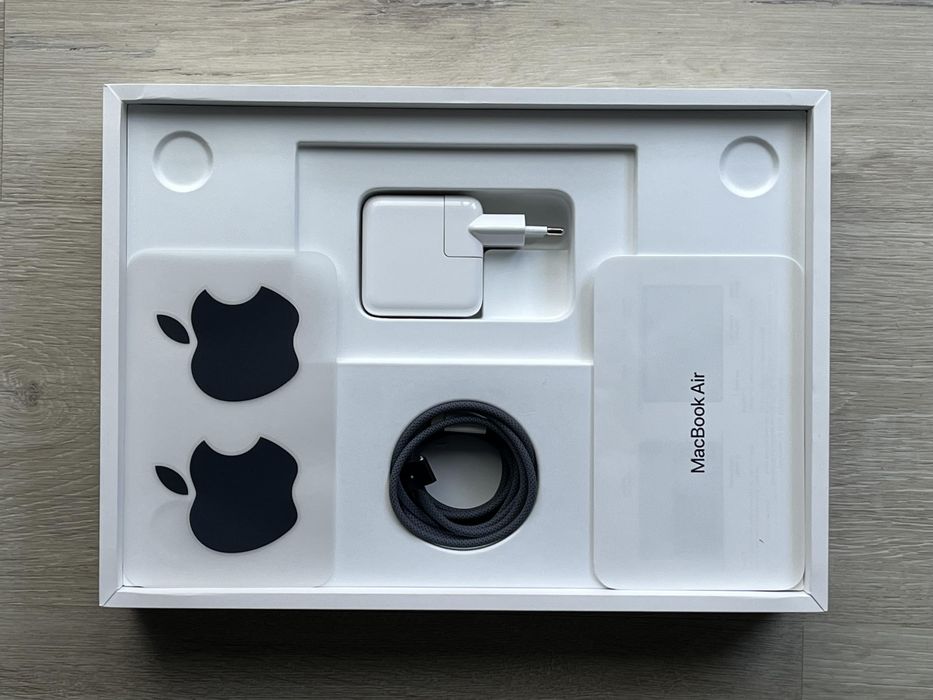 OUTLET MacBook Air 2024 M3 8/256 FV23 5 cykli