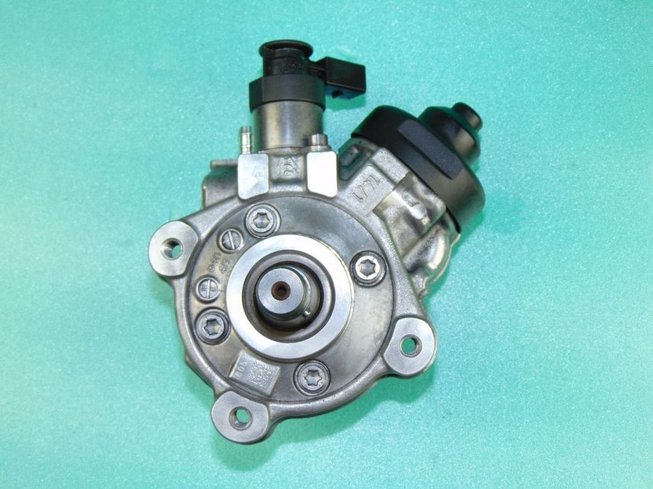 Pompa wtryskowa 2,0TDI 03L130755D 0445010514 Oryginalna Gwarancja