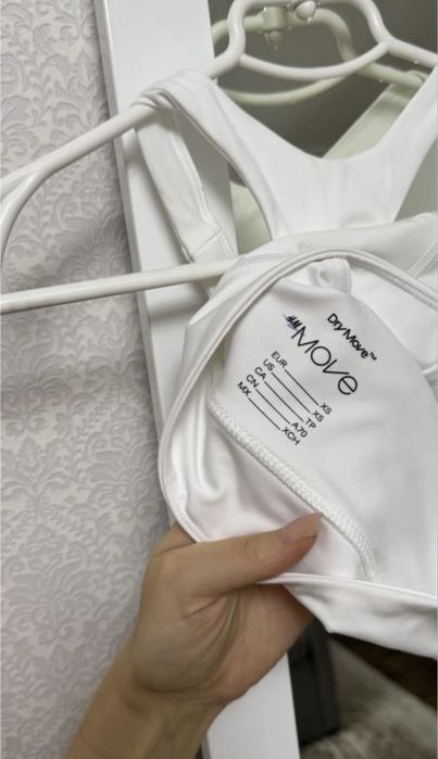 Топ білий  для спорту