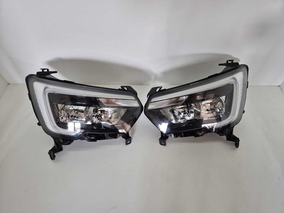 Renault Master IV 2019+ Lampa reflektor przedni lewa prawa