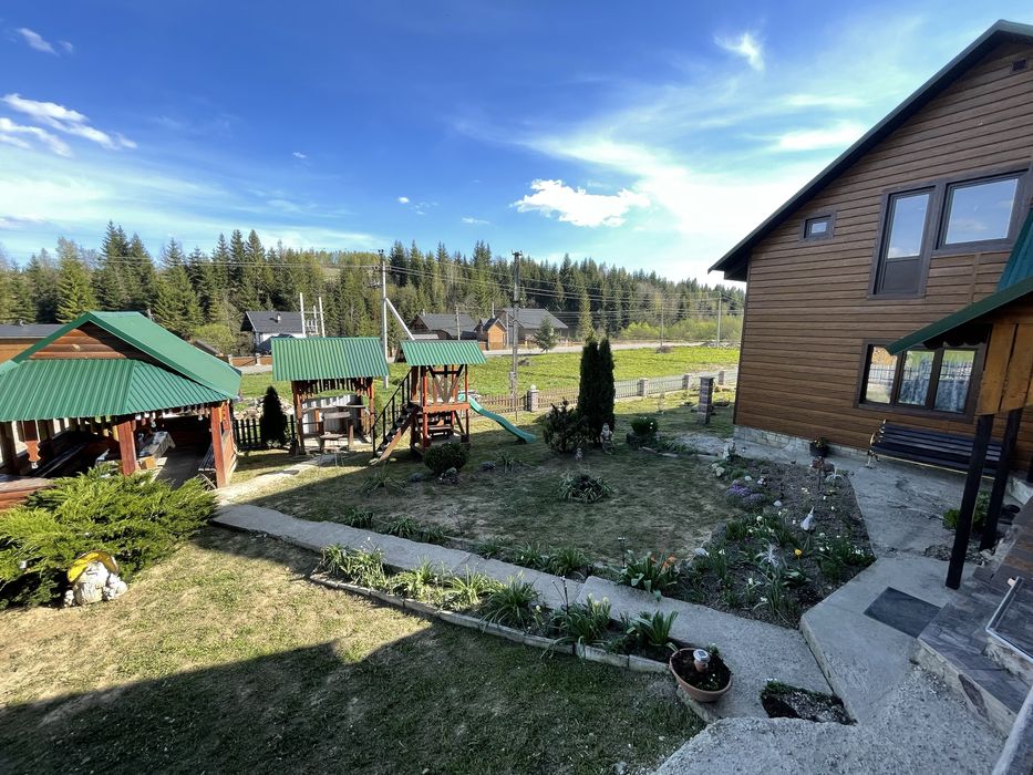 Оренда котеджу  “Carpathian dew” на 8-10 осіб у Карпатах!