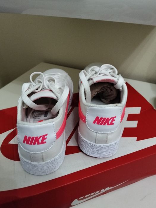 Ténis Nike low pop