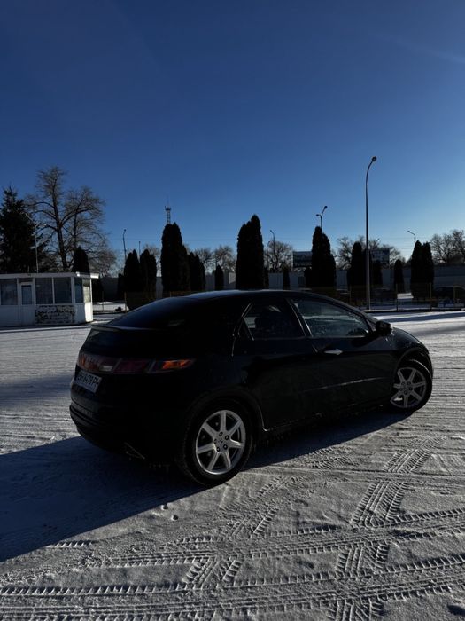 терміновий продаж Honda civic 5D продам машину