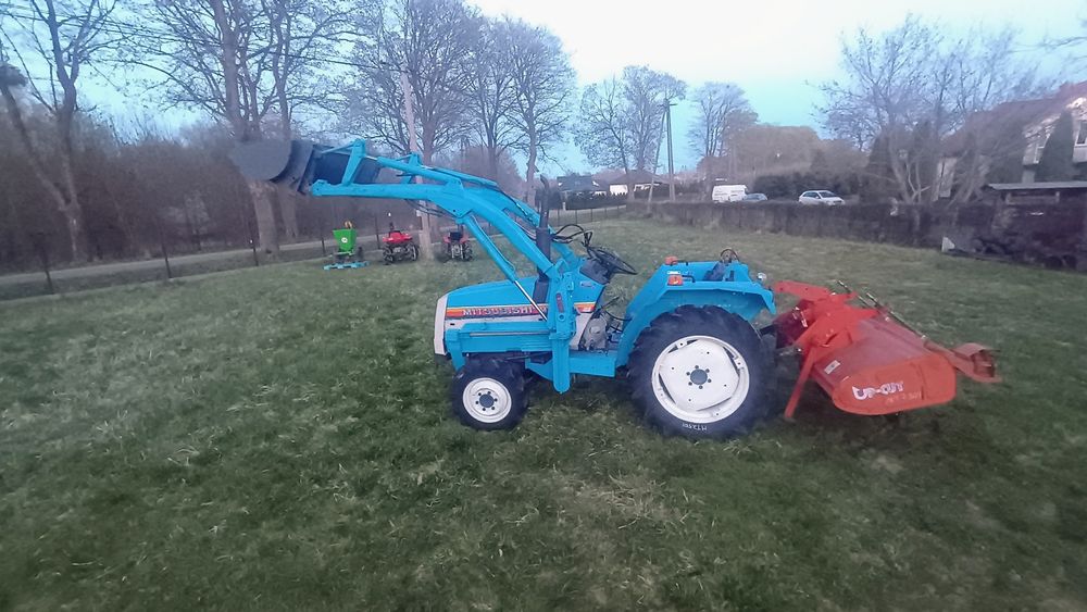 Traktorek Mitsubishi 25km 4x4 z TUR-em (nie Kubota, iseki, yanmar,  inne)