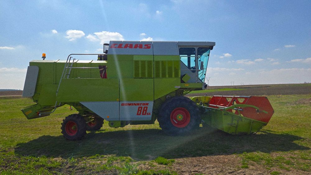 Комбайн зернозбир. Claas dominator88sl