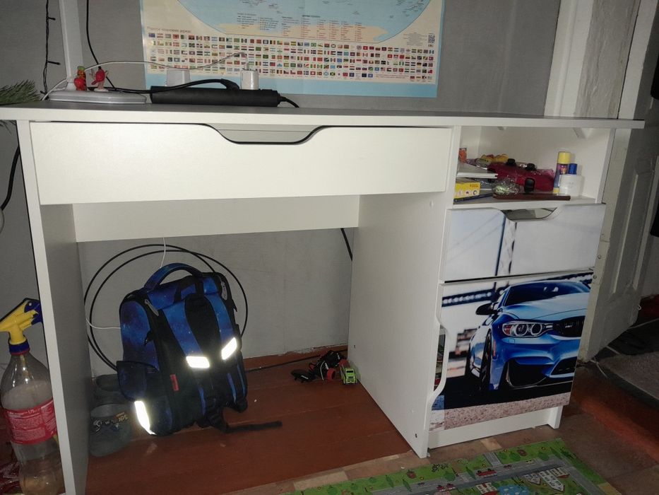 Продам  письмовий стіл 1200/550