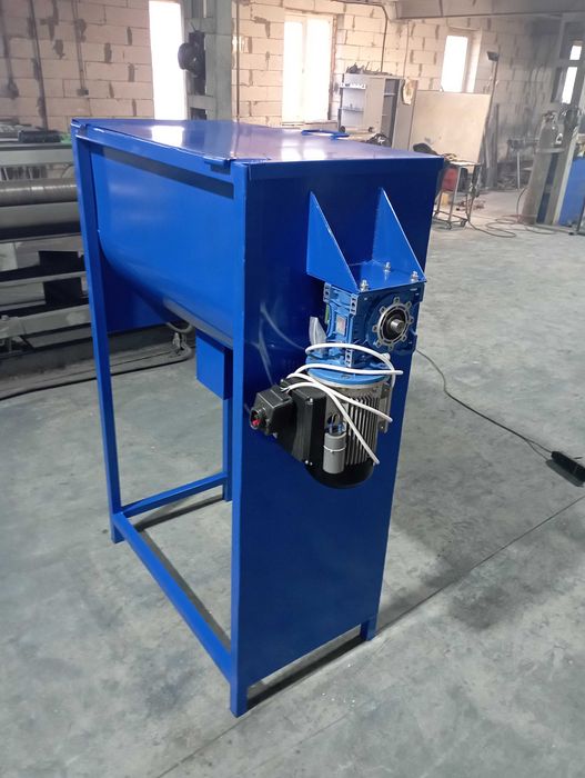 Кормозмішувач  горизонтальний,,змішувач кормів.