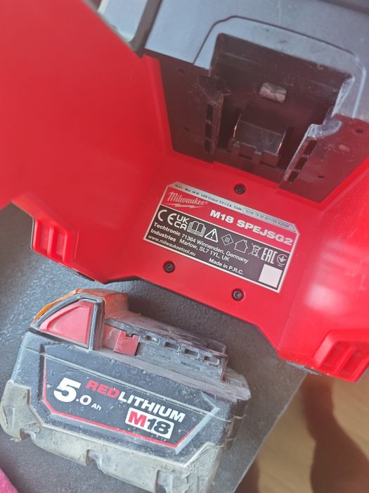Milwaukee bluetooth kołumna głośnik m18