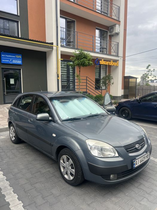 продам авто kia rio