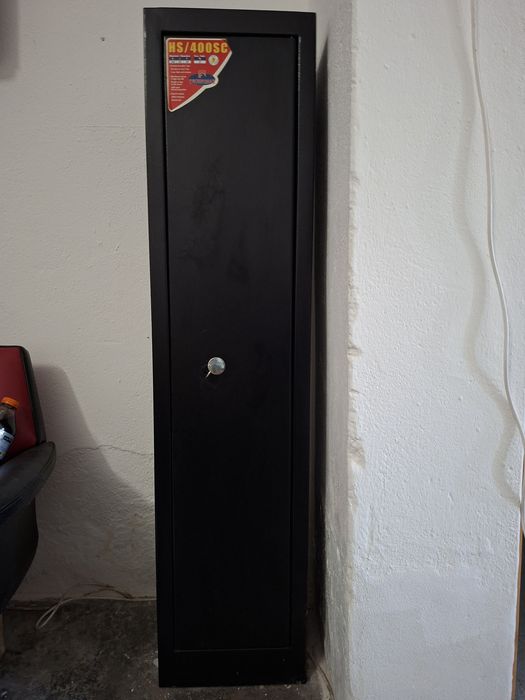 Cofre de armas preto