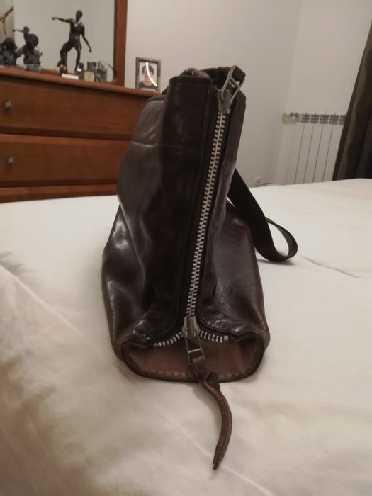 Mala ombro em pele - Cor Castanha