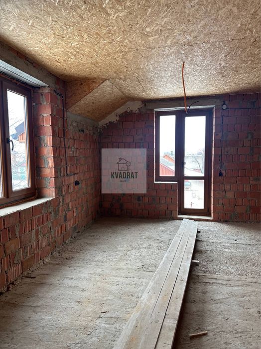 Продам добротний двоповерховий будинок у районі Смірнова