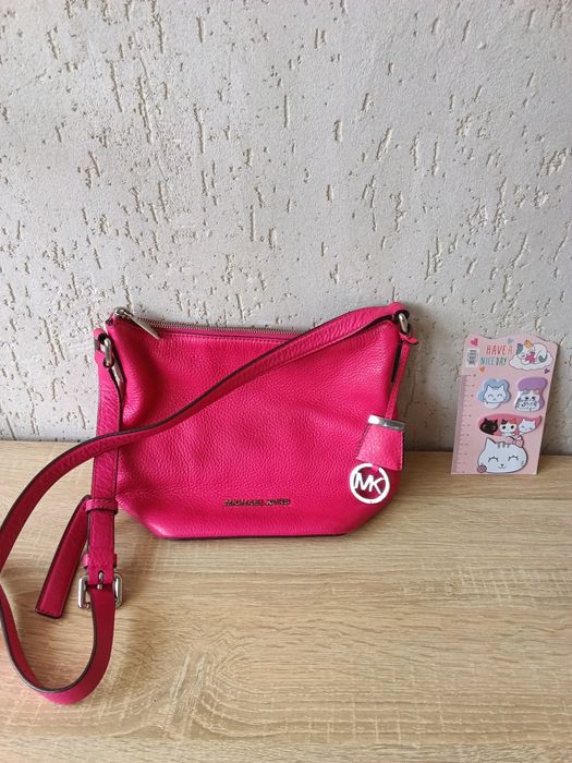 Малиновая сумочка Michael Kors