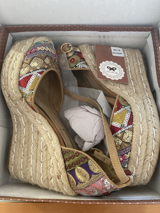 Sandálias Bom Bon Chic