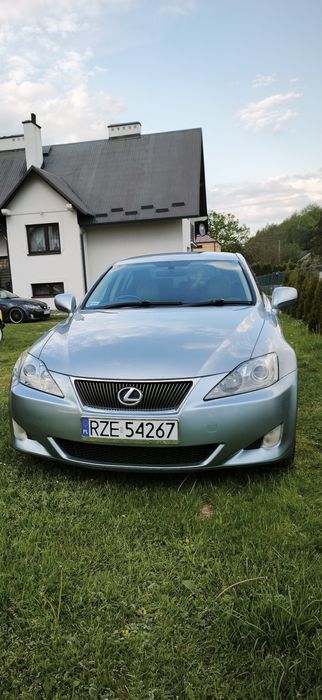 Lexus IS220