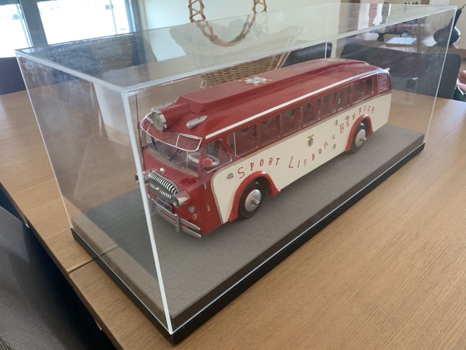 Réplica única autocarro Benfica anos 50