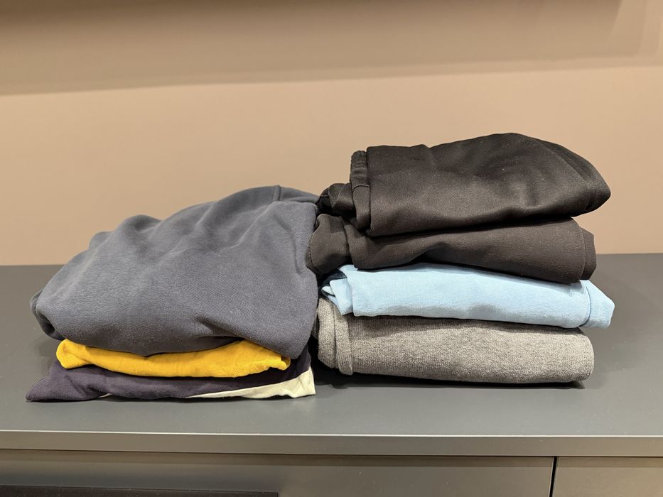 Віддам безкоштовно одяг доя хлопцям152 -158