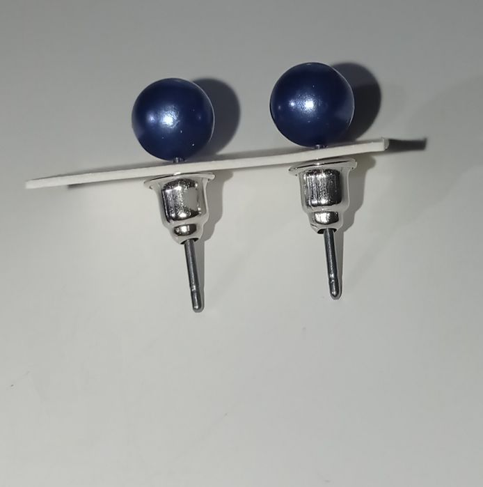 Nowe kolczyki kulki granatowe ze stali nierdzewnej wkrętki