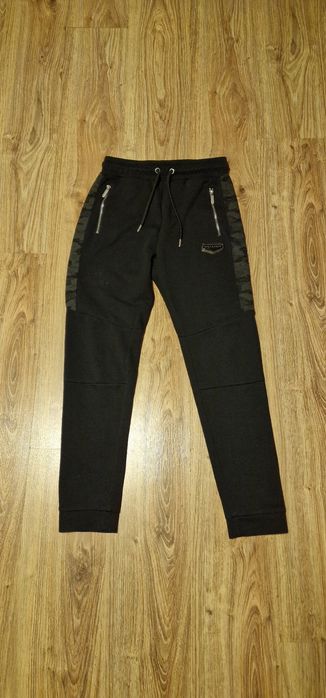Spodnie dresowe Supply & Demand rozmiar M stan bardzo dobry