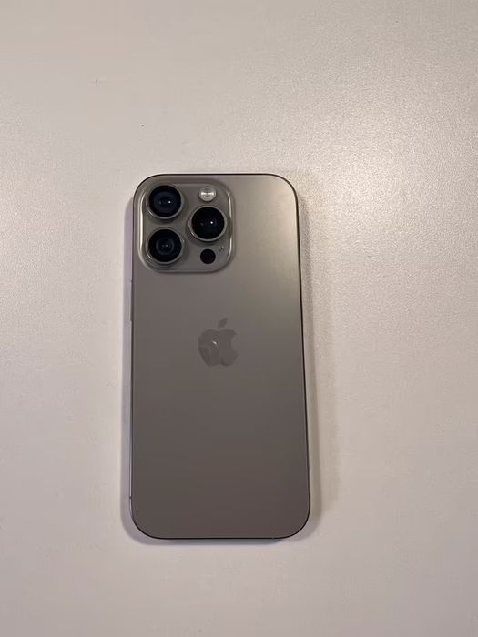 Apple iPhone 16 Pro 256GB szary - stan bardzo dobry