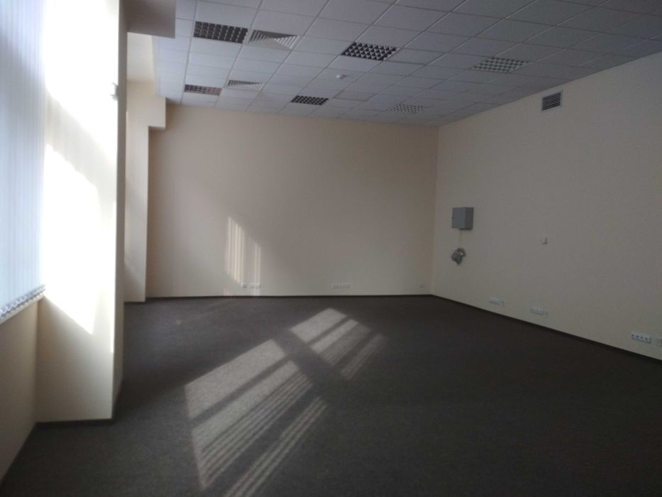 Оренда офісу 75 м.2 в БЦ, Генератор, Укриття, Котельня, метро. Власник