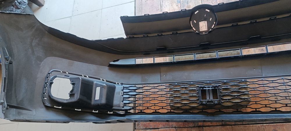 Бампер V W Caddy 2021