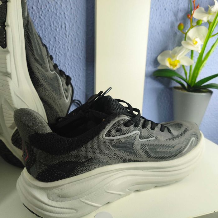Sapatilhas Hoka Clifton 10