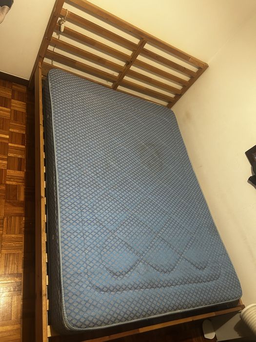Cama de casal com colchão